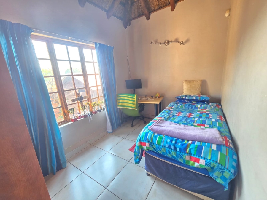 To Let 3 Bedroom Property for Rent in Melodie North West